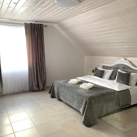 Cafe Chalet Edelweiss Holiday Home Zbarazh Exterior foto
