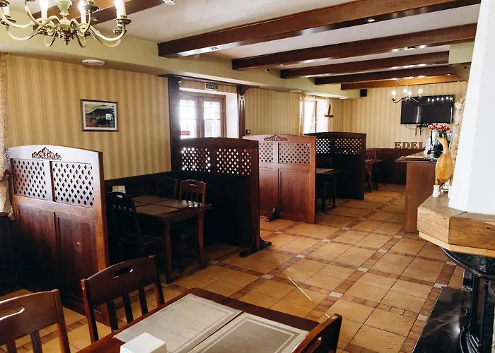 Cafe Chalet Edelweiss Holiday Home